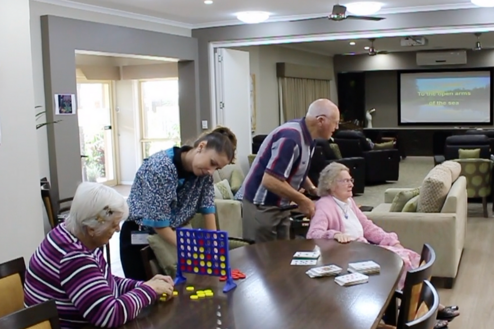 Shalom day program helps residents with dementia
